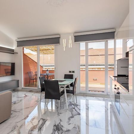 Casa Vacanza " La Rosa " Imperia Liguria Exteriör bild