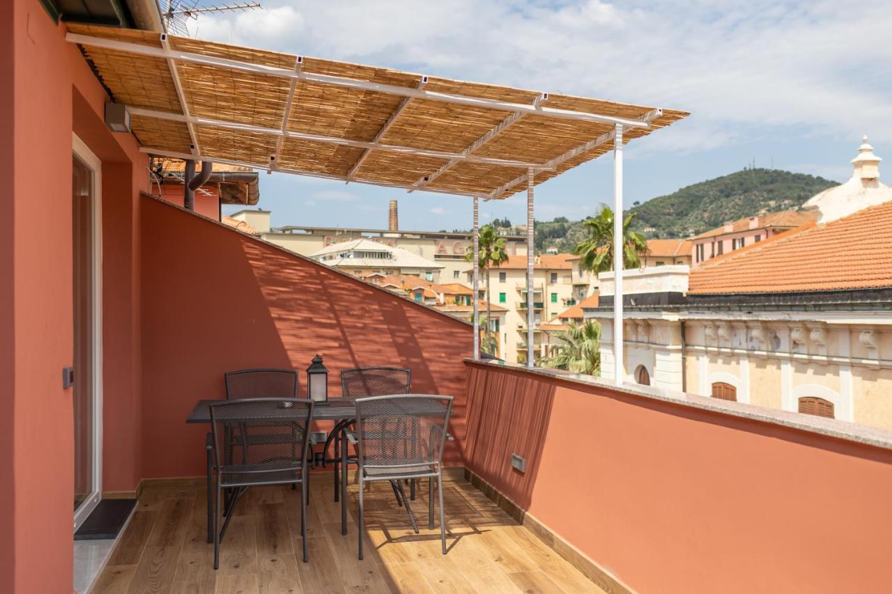 Casa Vacanza " La Rosa " Imperia Liguria Exteriör bild