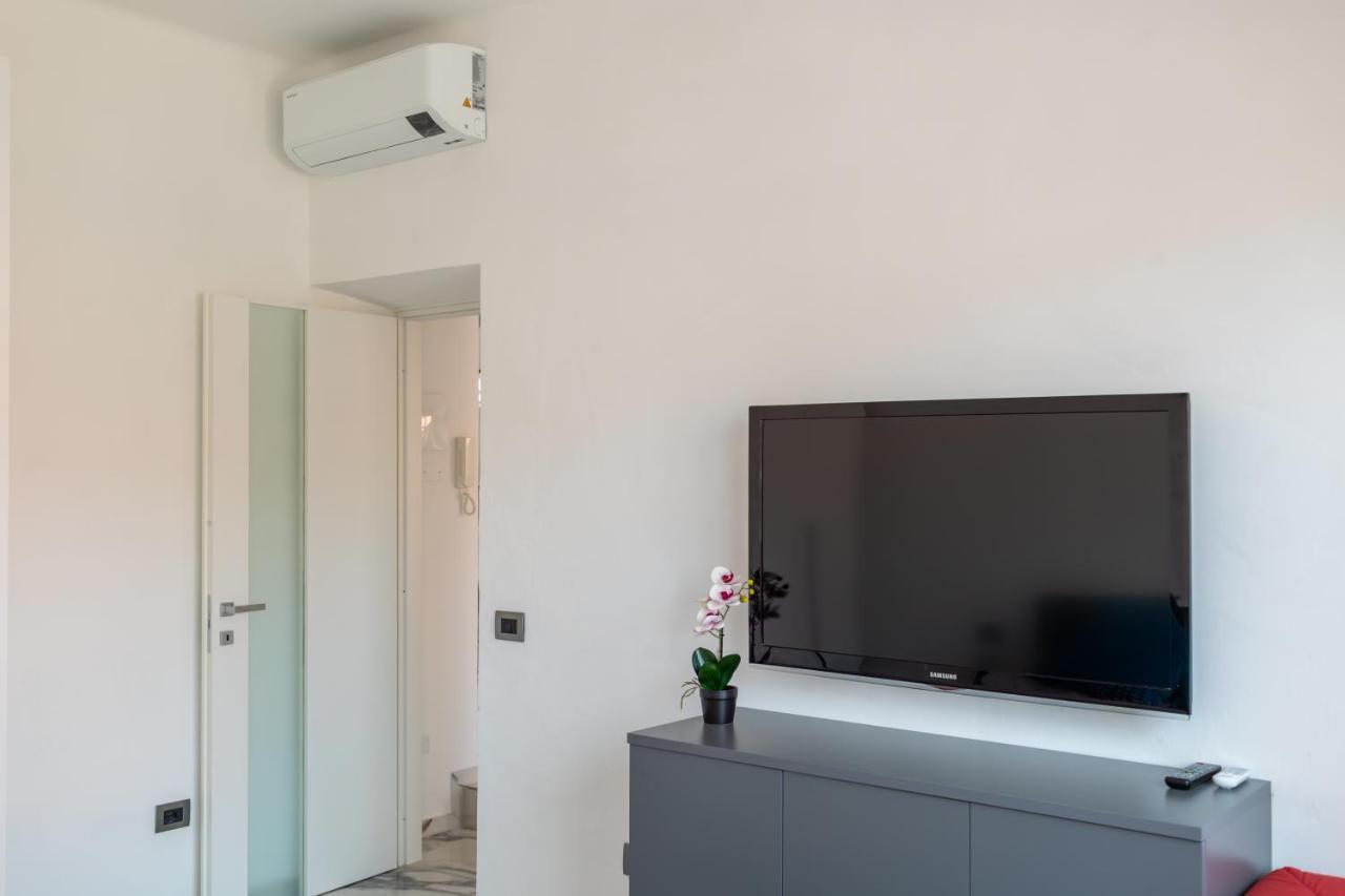 Casa Vacanza " La Rosa " Imperia Liguria Exteriör bild