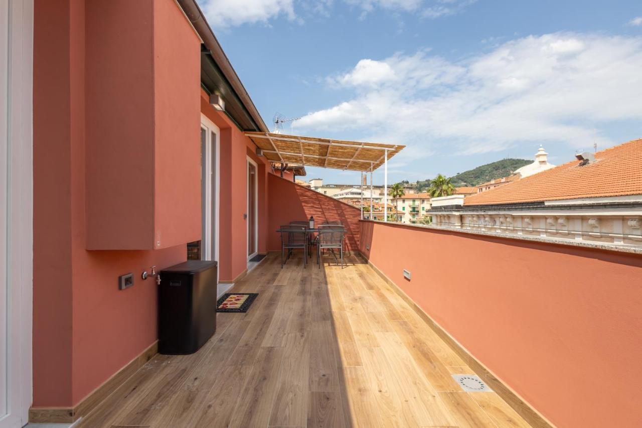 Casa Vacanza " La Rosa " Imperia Liguria Exteriör bild