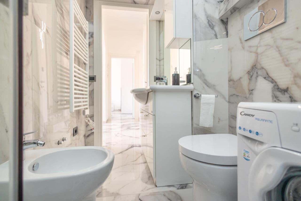 Casa Vacanza " La Rosa " Imperia Liguria Exteriör bild