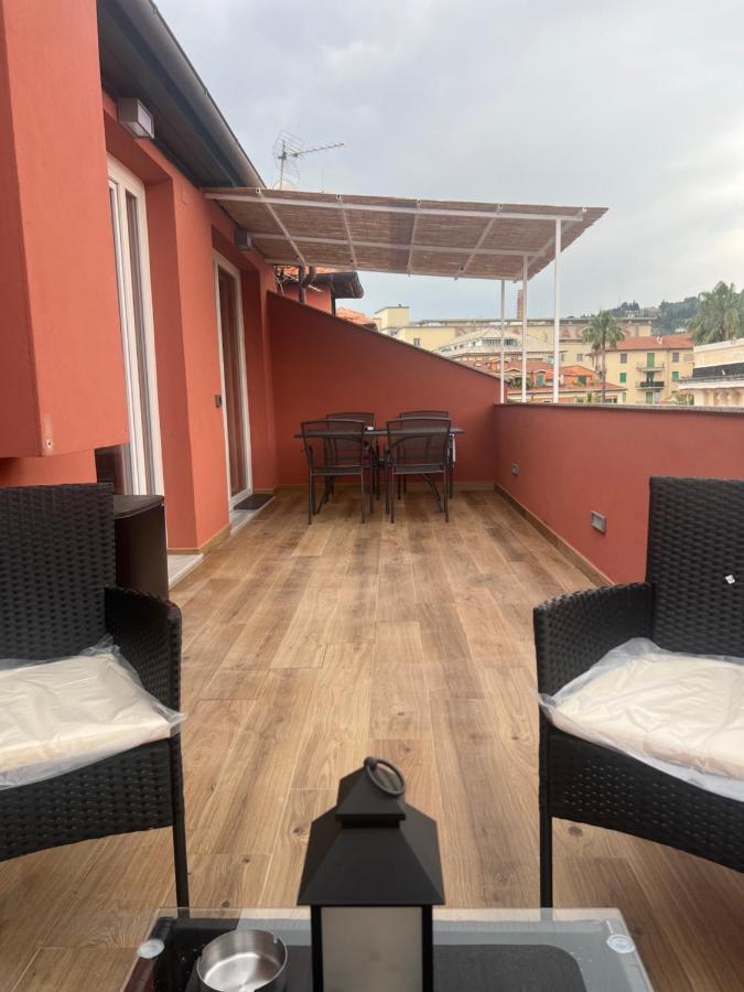 Casa Vacanza " La Rosa " Imperia Liguria Exteriör bild